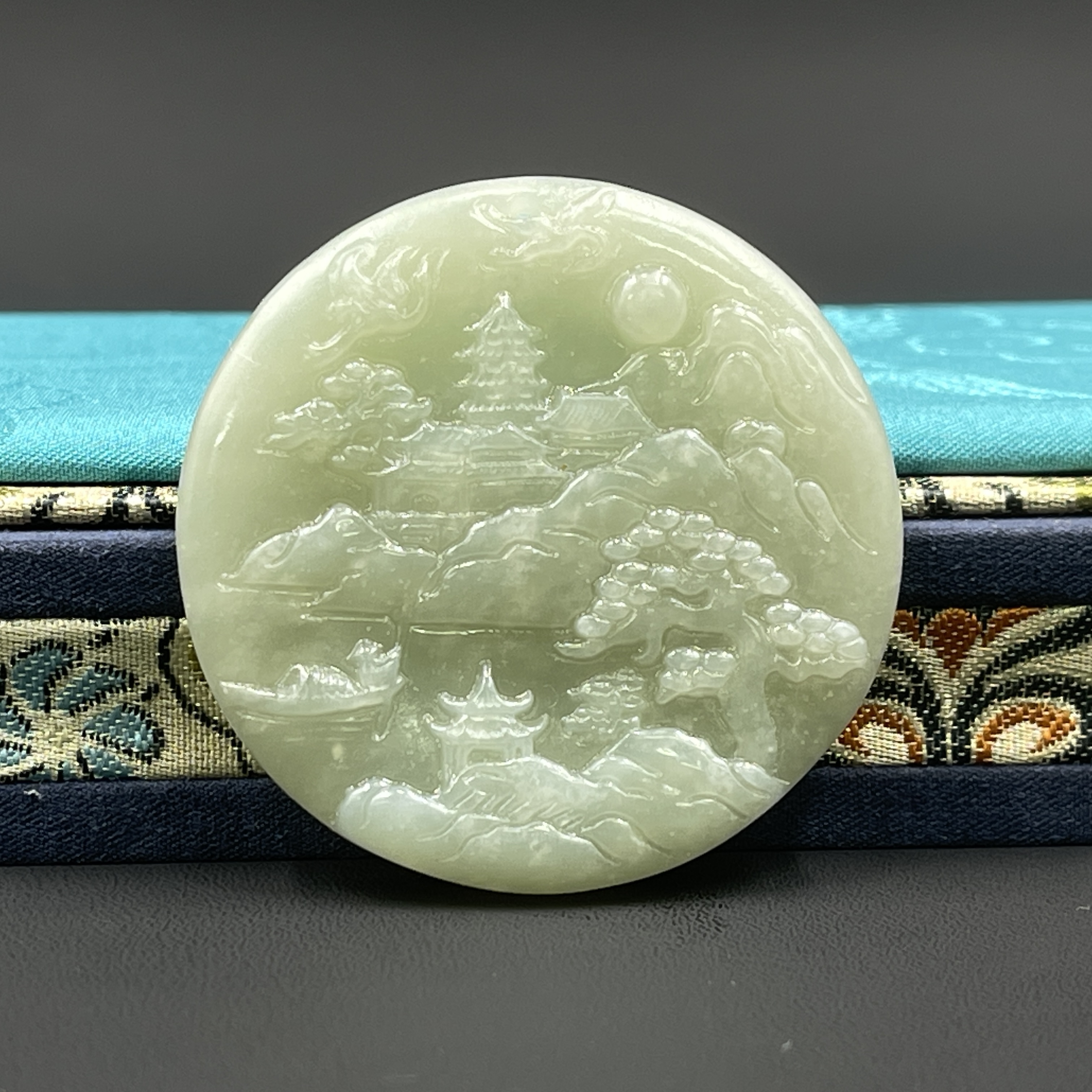 1220GY008和田玉挂件