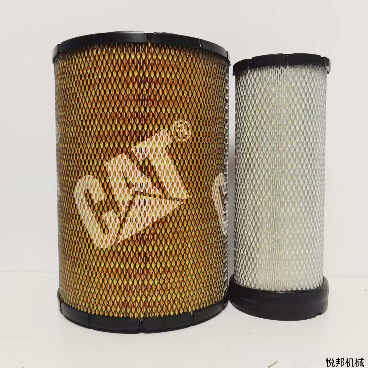 卡特老款中挖空气滤芯131-8822,131-8821