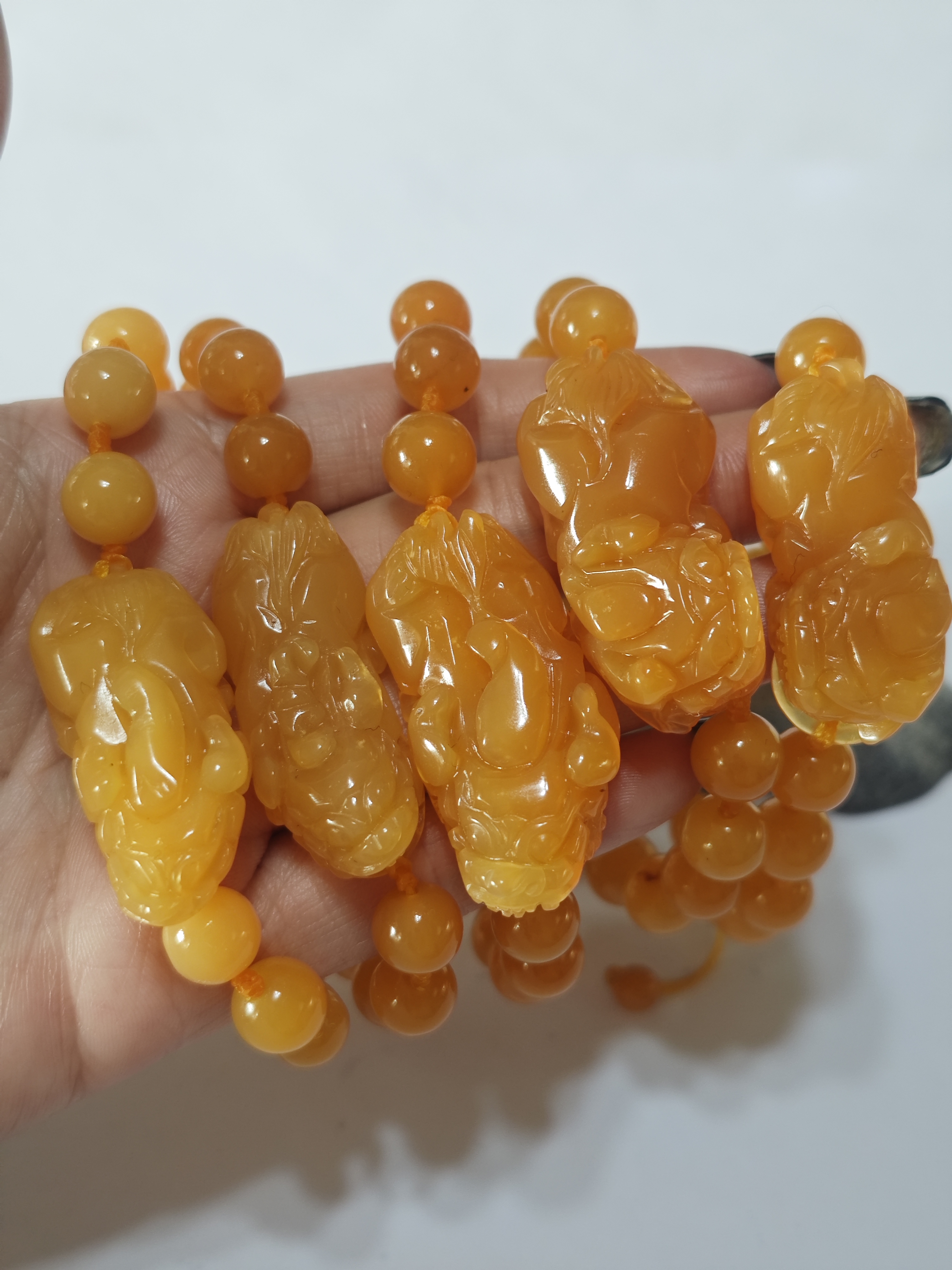 天然黄龙玉精雕黄色貔貅卡8手串/石来运转/多样性发货随机发1件