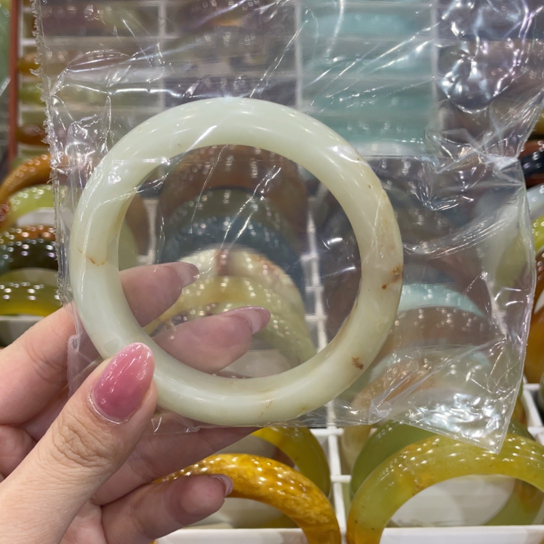 是***啊蛇纹石玉未镶嵌手镯