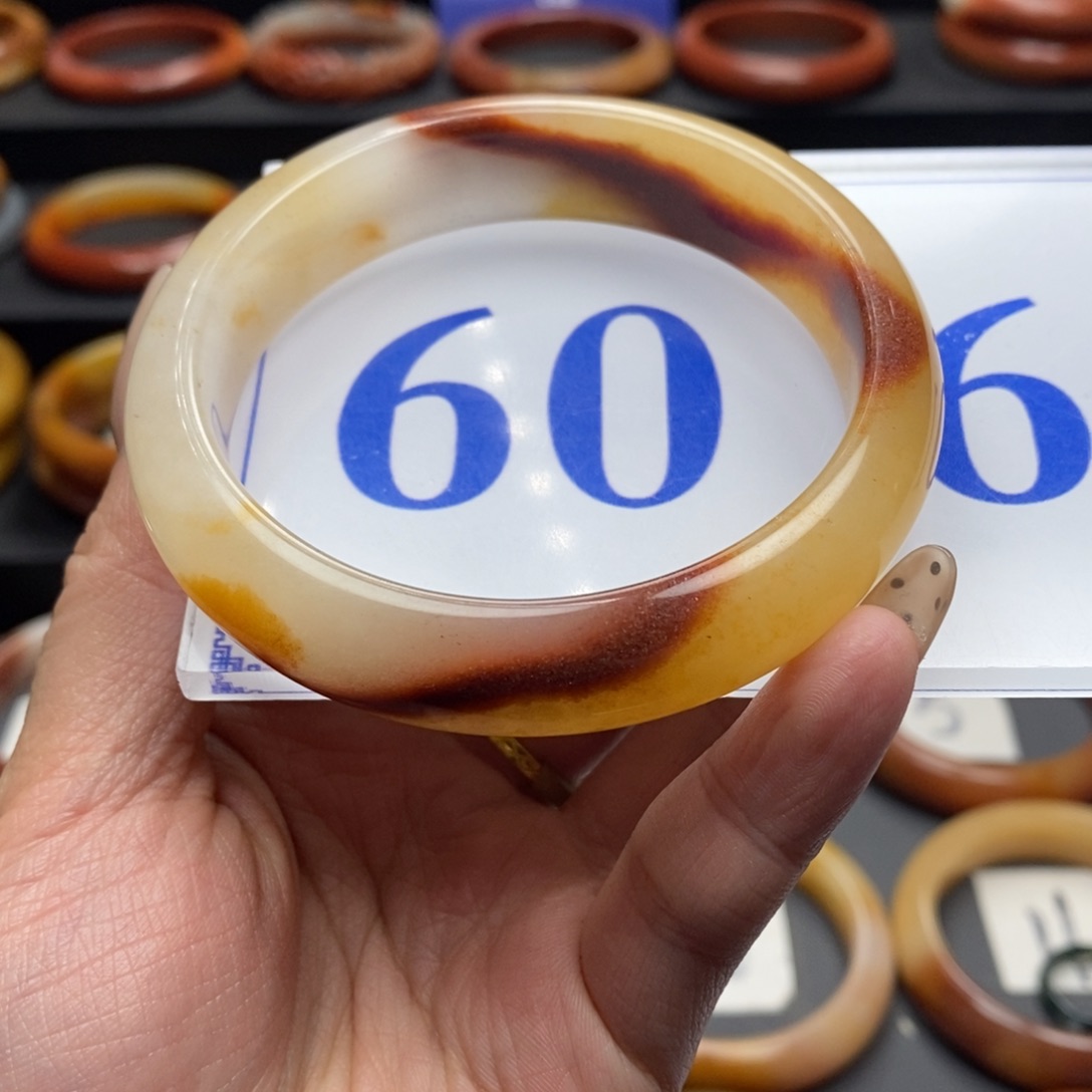 石英质玉（黄龙玉）手镯未镶嵌