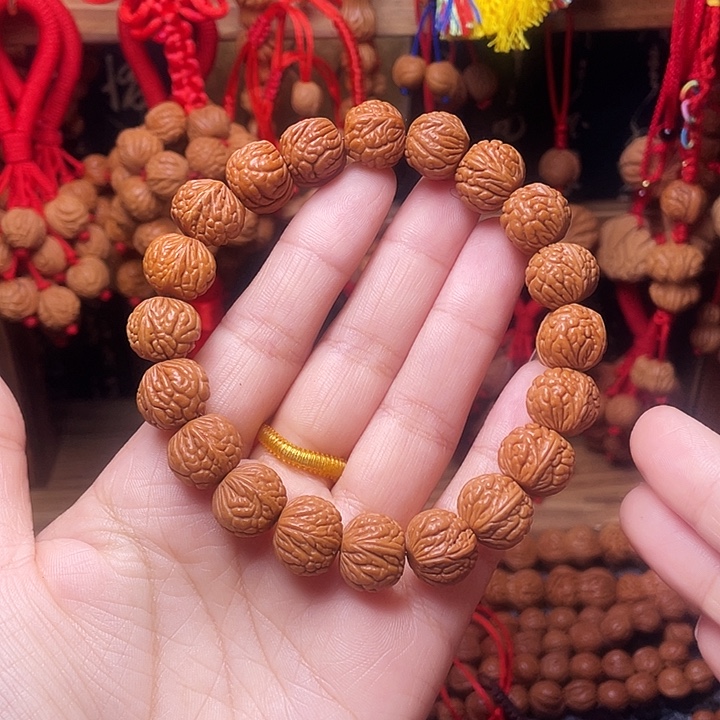 木质类龙纹桃枭挂件