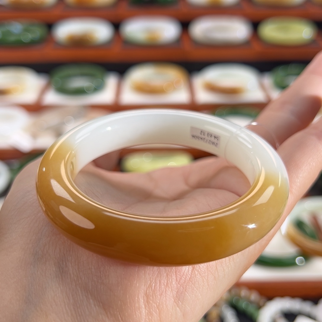 和田玉（糖玉）手镯未镶嵌