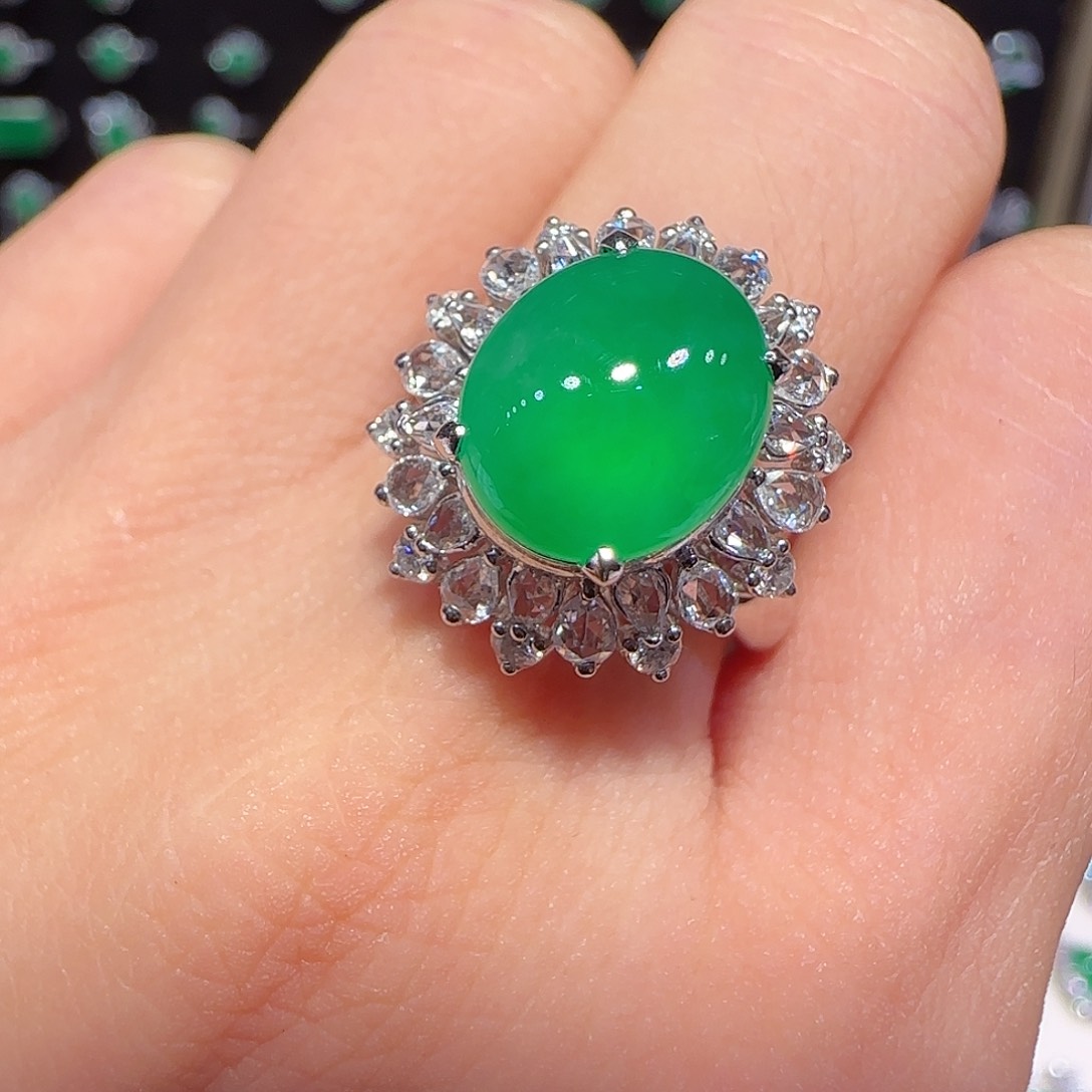 翡翠戒指18K金镶嵌戒指