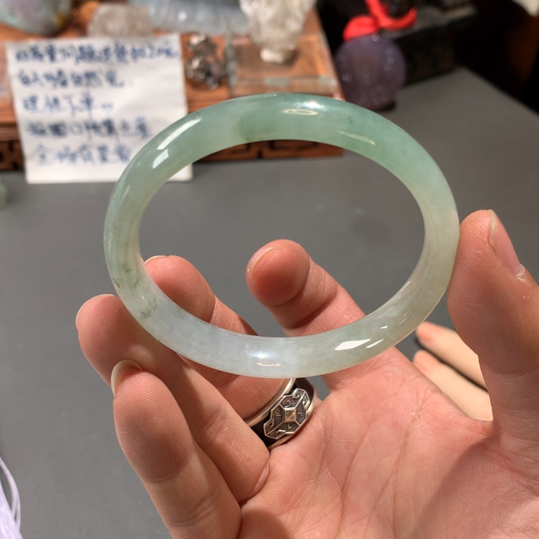 翡翠手镯未镶嵌55圈口