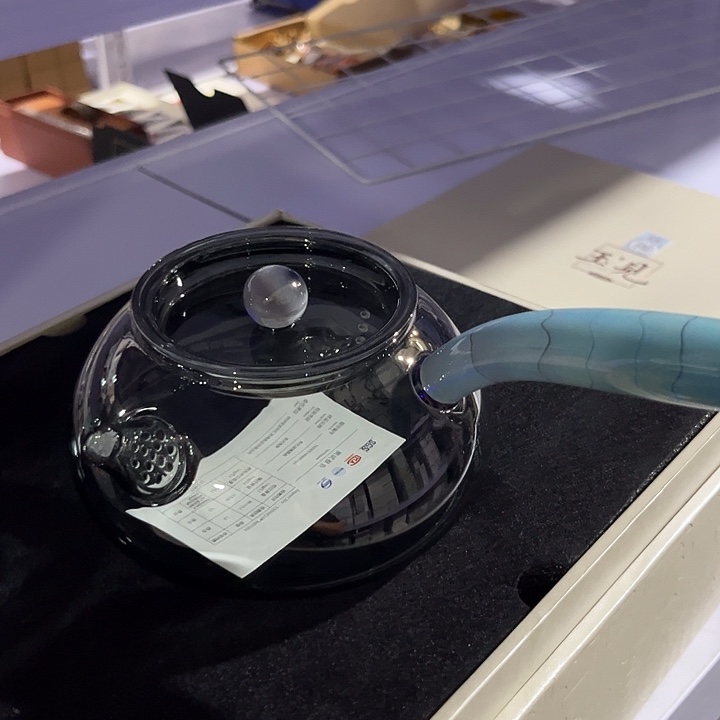 侧把彩云追月灰色壶