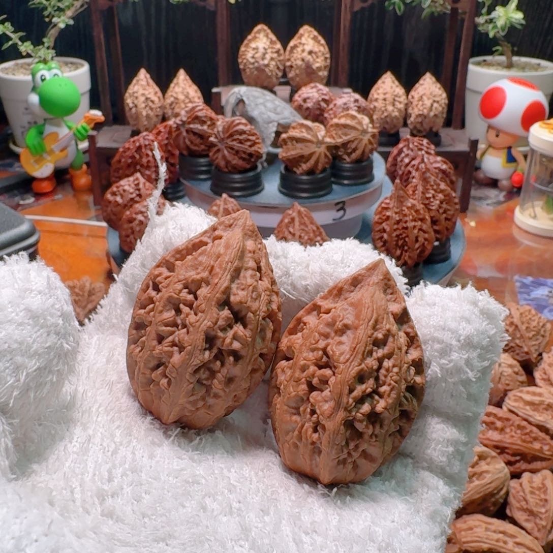 文玩核桃吊坠蚂蚁鸡心