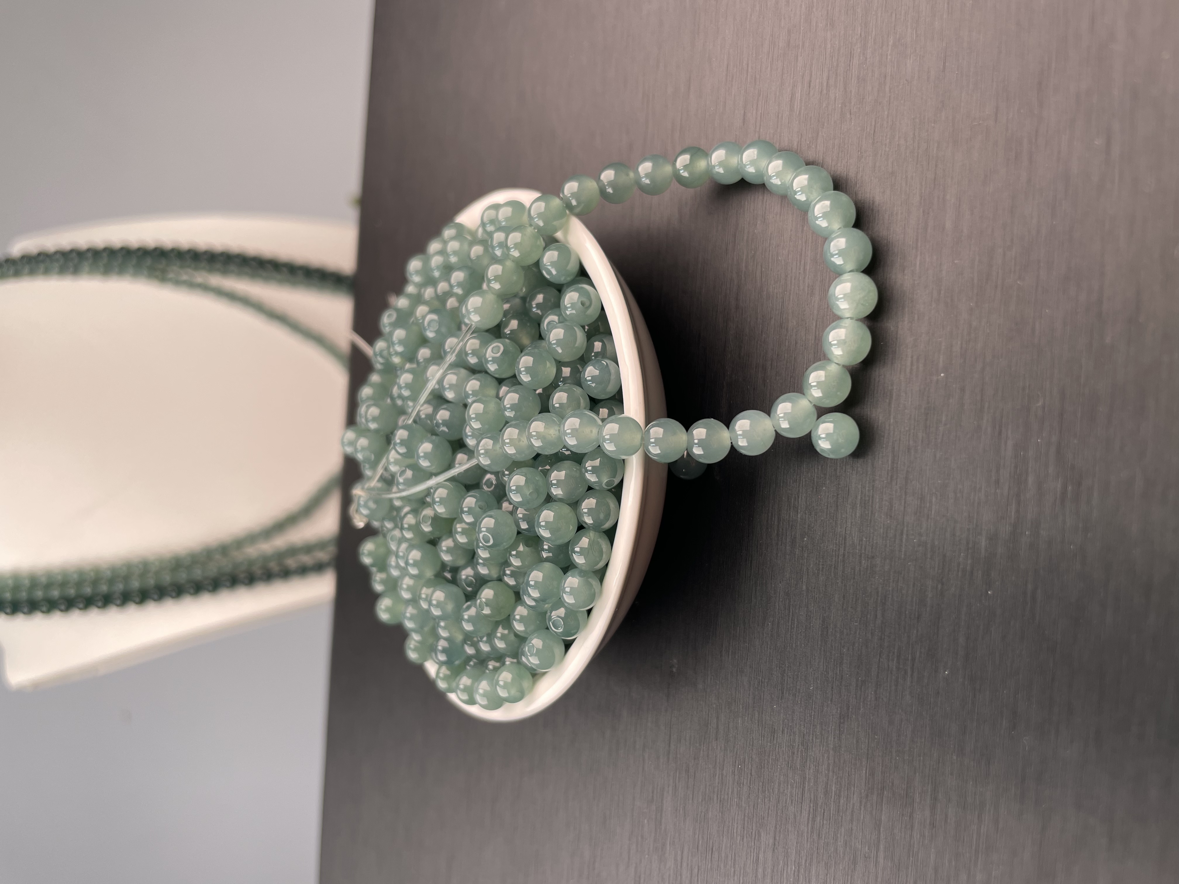 天然A货翡翠卡5.9冰种纯色精品晴蓝色手串项链时尚素圈32颗