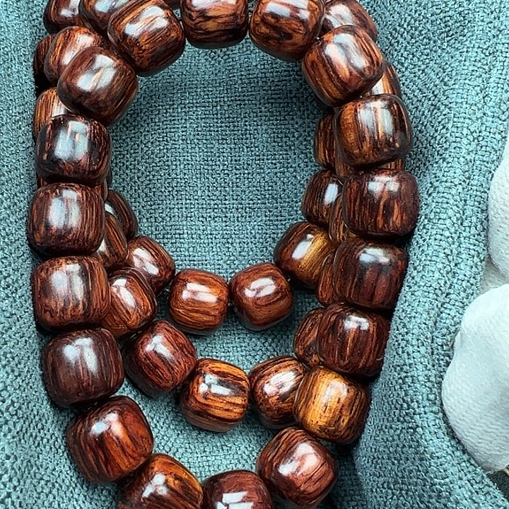 花梨木类红降1112老型黑金满芝麻点单圈