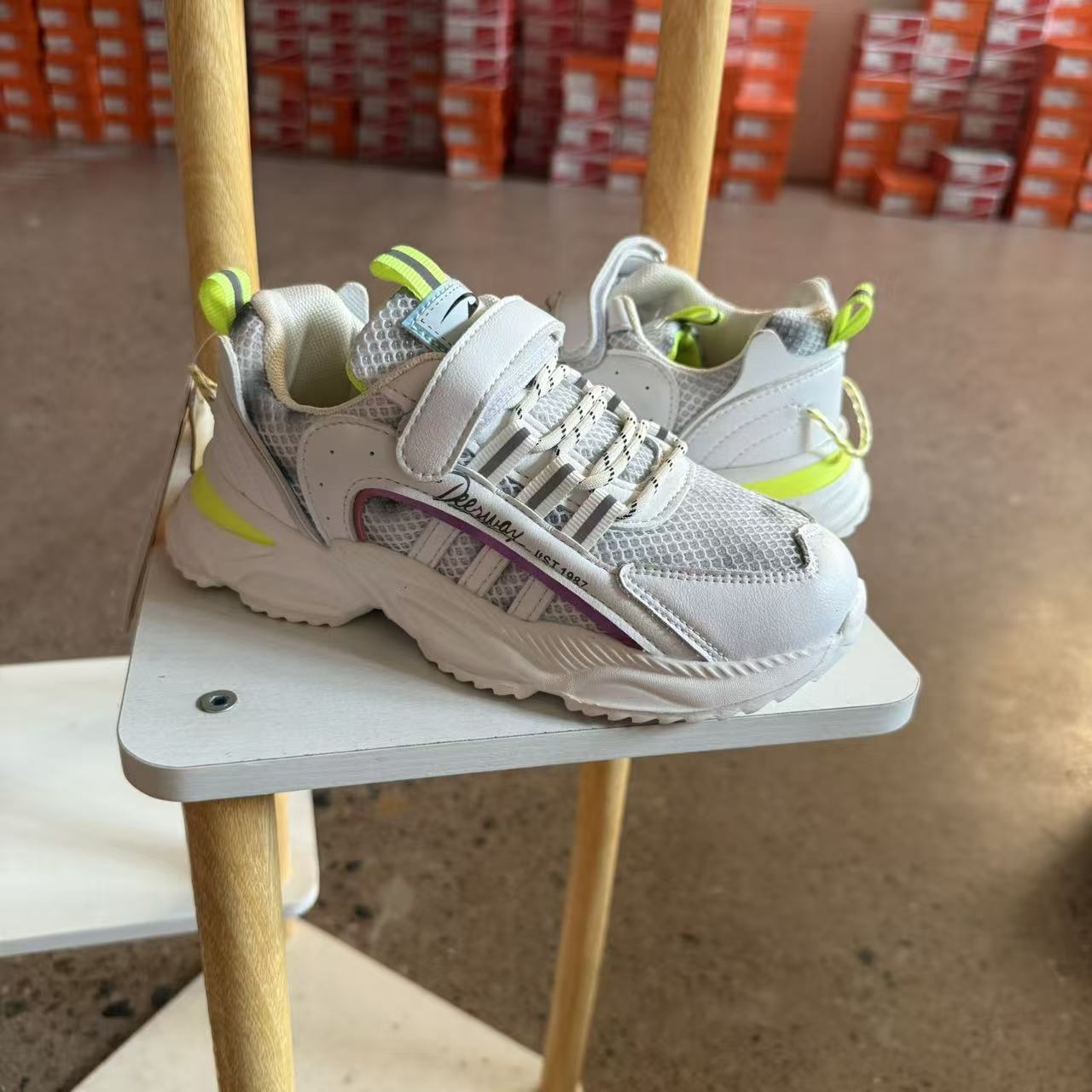 1137儿童减震防滑男女童秋冬季休闲鞋大童篮球鞋运动鞋