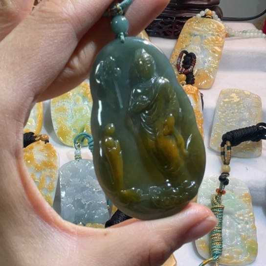 M***彬翡翠未镶嵌挂件翡翠