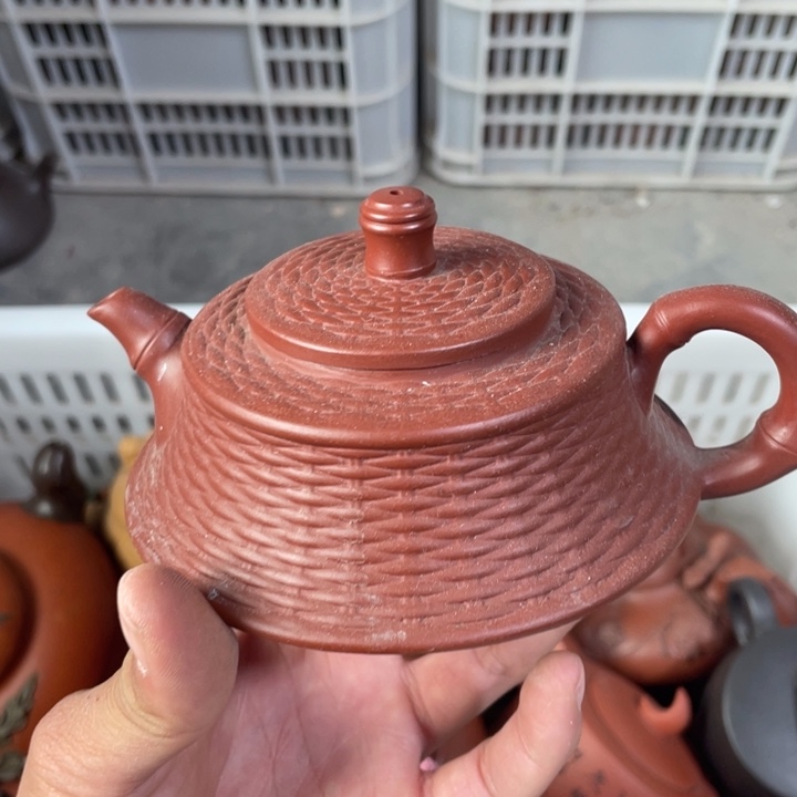 老厂紫砂壶一件。