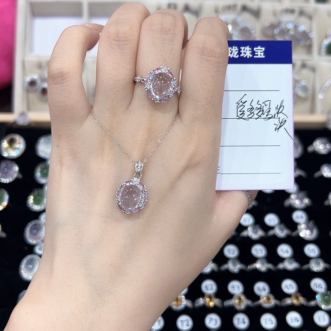 爱***泱绿水晶银S925镶嵌戒指