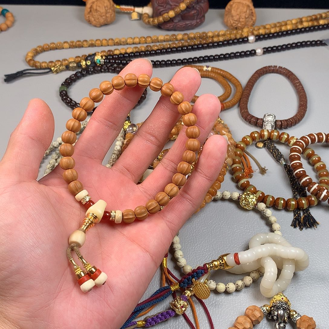 吊坠猴头核桃。。。。。。。。。。。