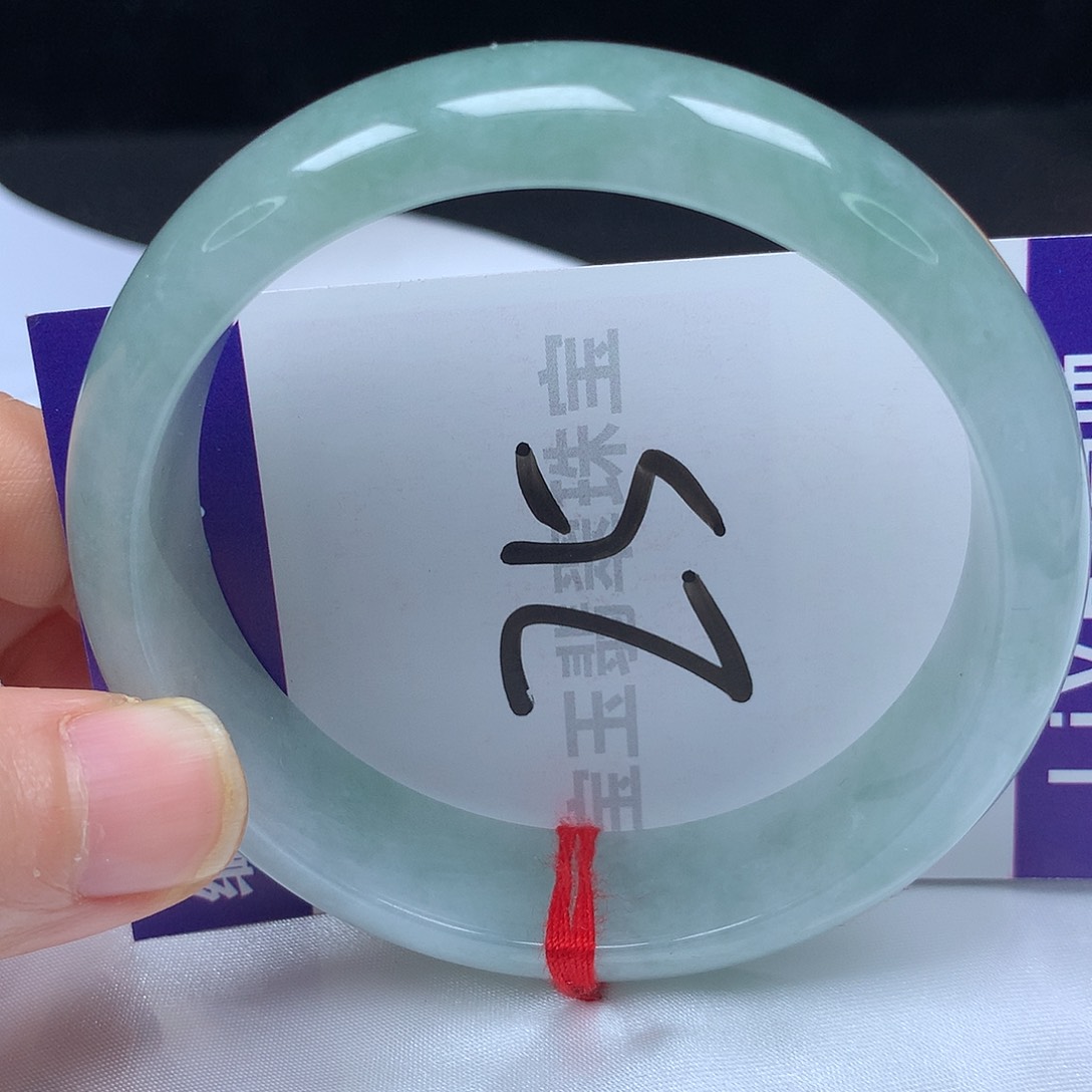 翡翠手镯未镶嵌59圈口