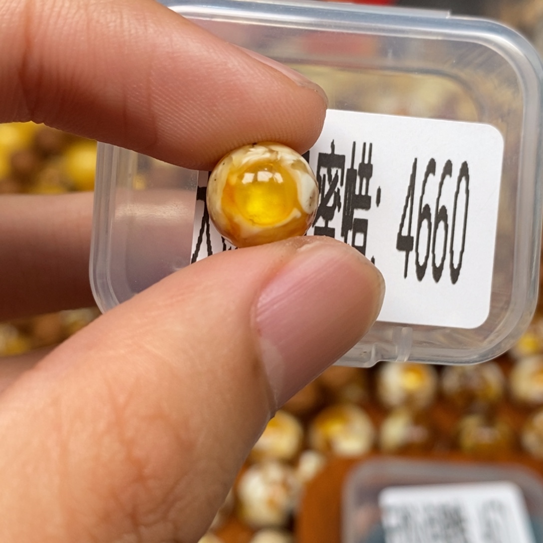 蜜蜡未镶嵌珠宝奇石4660