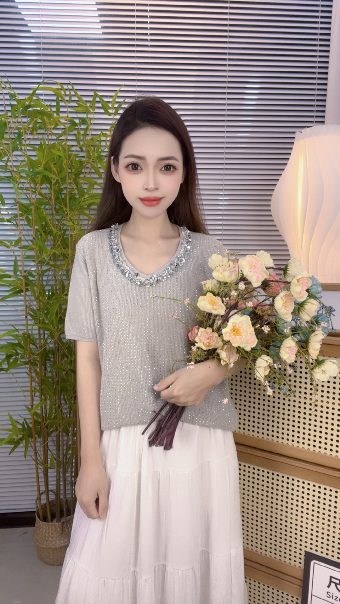 【大码女装深圳南油定制】雪花棉重工钉珠亮片V领气质显瘦短袖上衣
