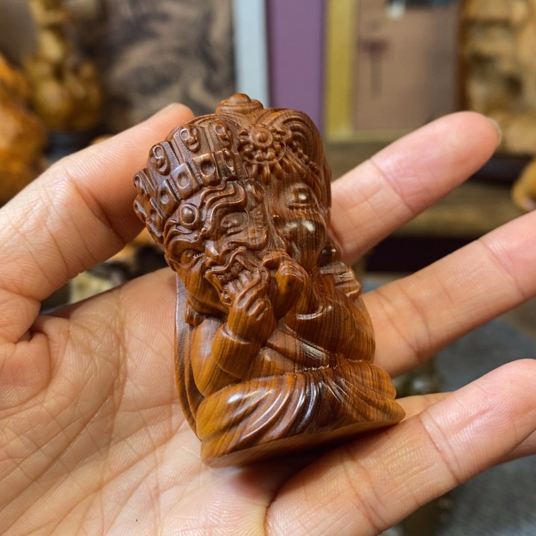 柏木（崖柏）崖柏。 