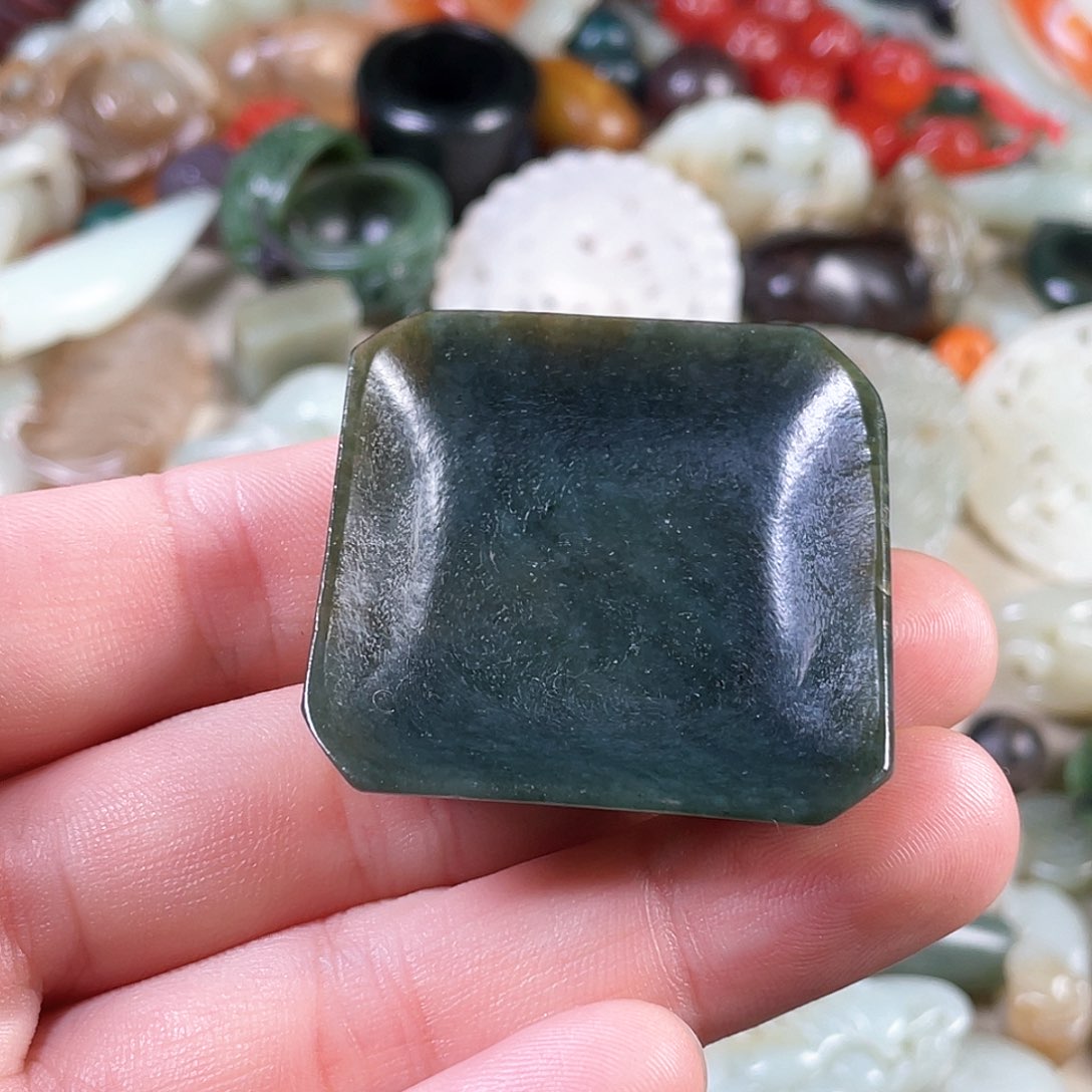 和田玉（糖玉）颈饰未镶嵌