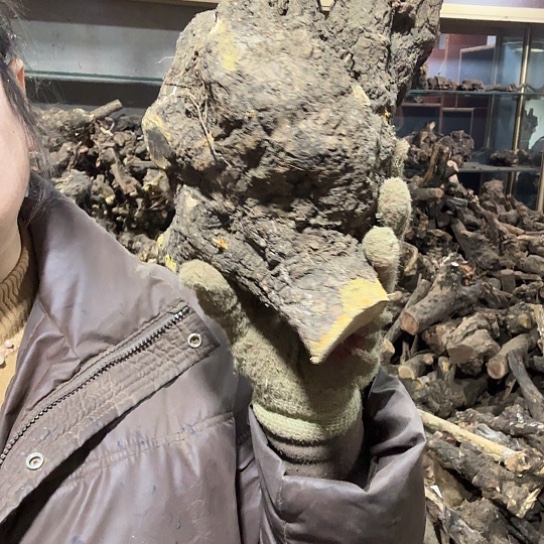 香榧木吨*火琉璃的故事毛料摆件