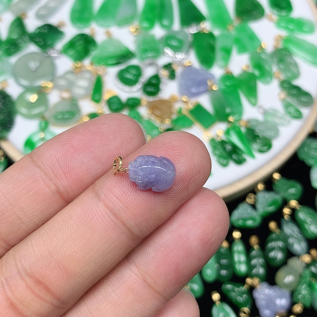 翡翠颈饰18K金镶嵌小巧精美紫罗兰小貔貅