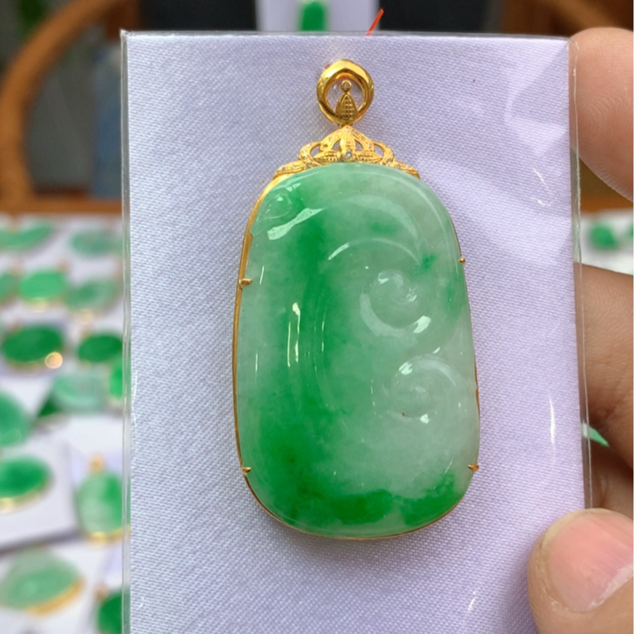 【闪购商品】翡翠颈饰18K金镶嵌翡翠