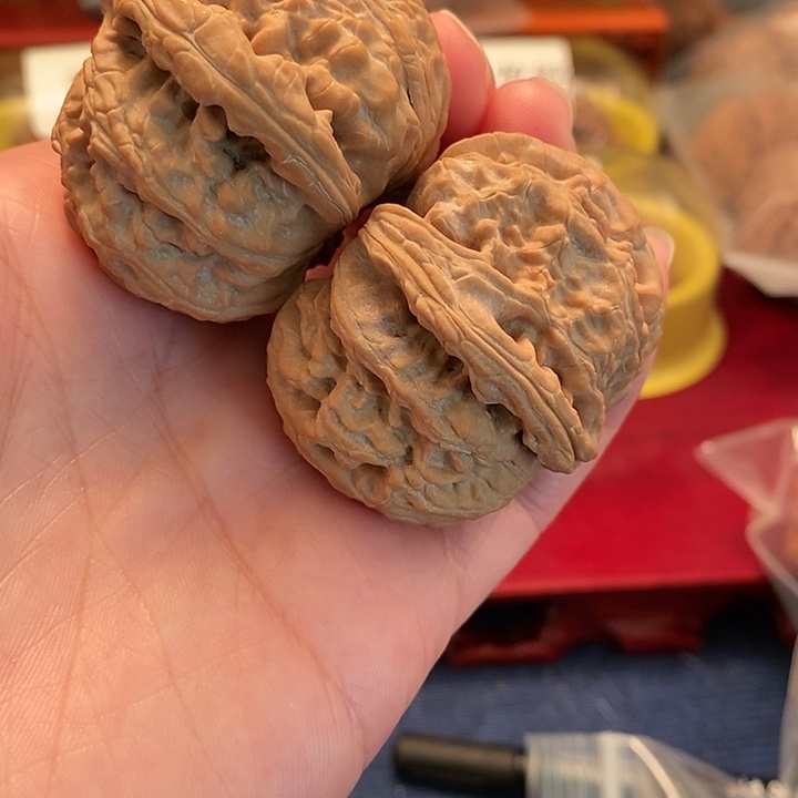 【闪购商品】文玩核桃吊坠白狮子