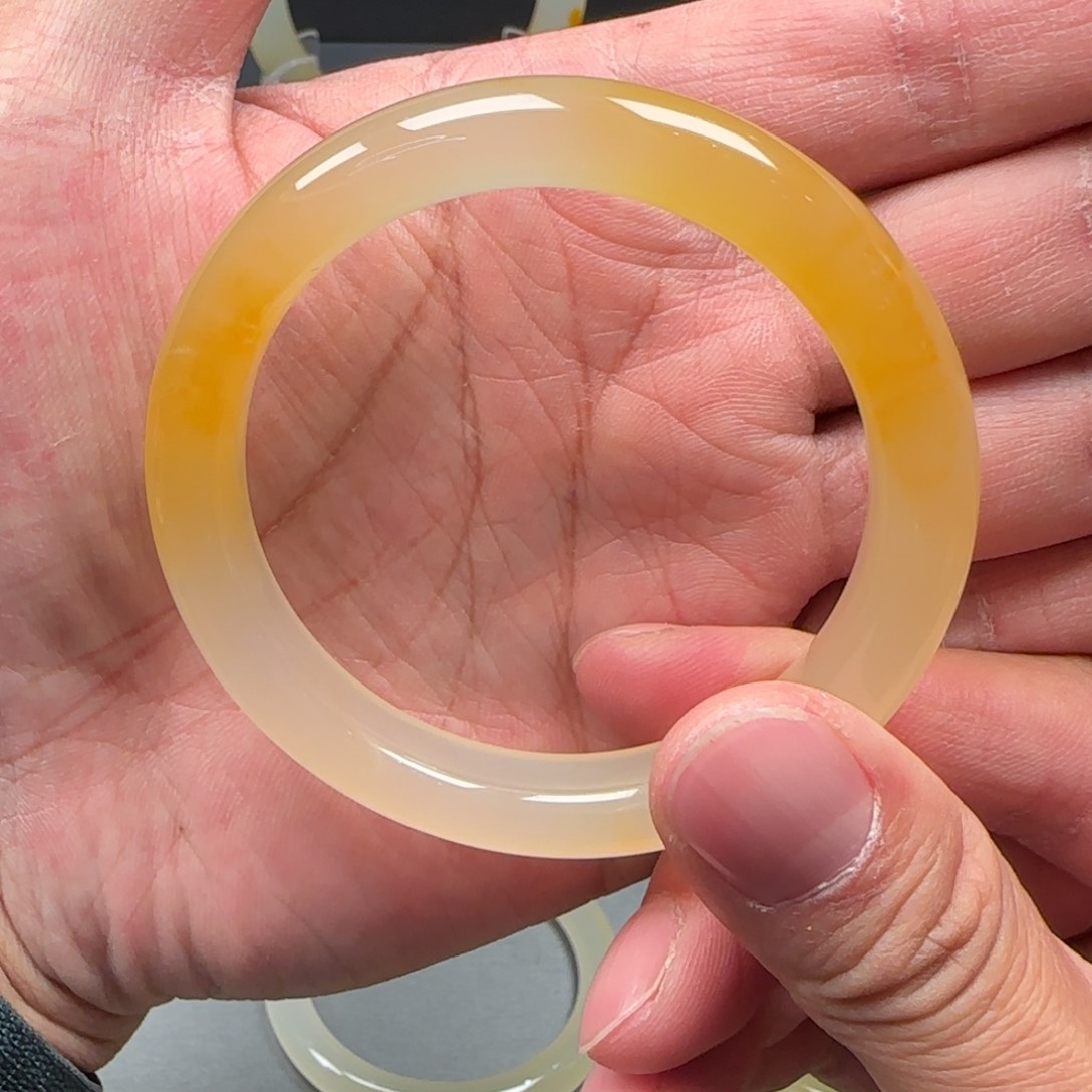 石英质玉（黄龙玉）手镯未镶嵌