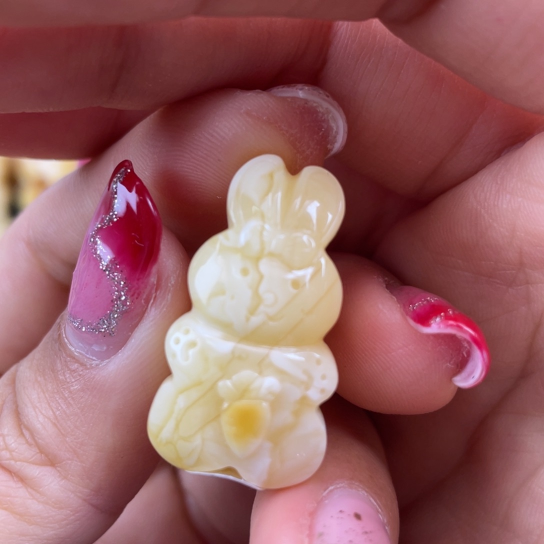 琥珀裸石未镶嵌蜜蜡