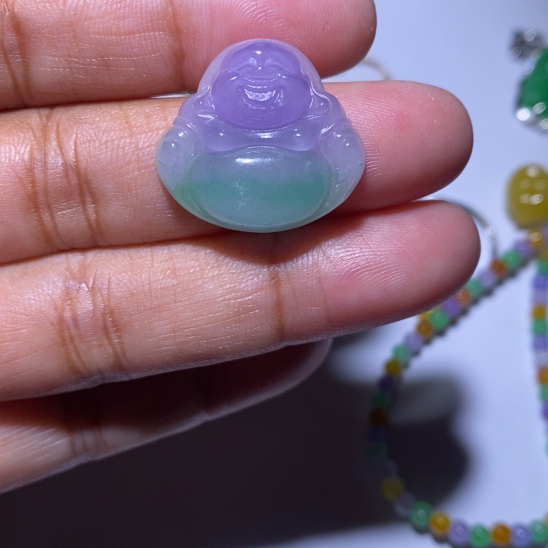 颈饰未镶嵌翡翠张**，