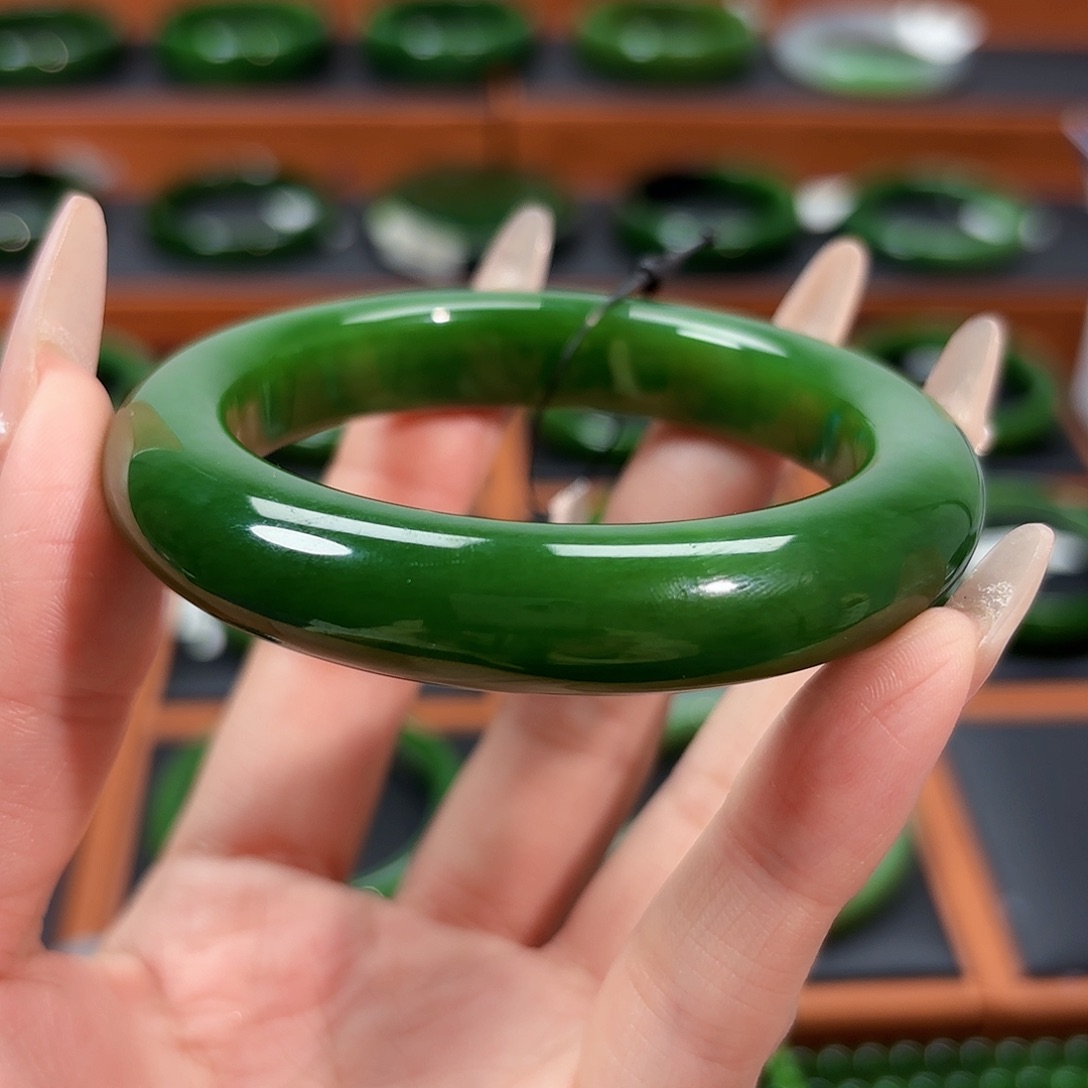 和田玉未镶嵌手镯54 55圈