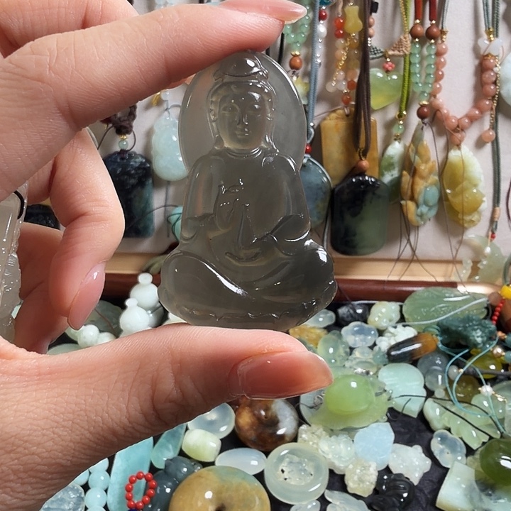 陈****蛇纹石玉合金颈饰