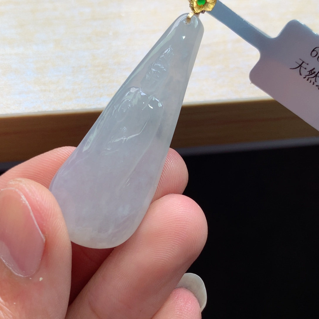 翡翠18K金镶嵌颈饰吊坠