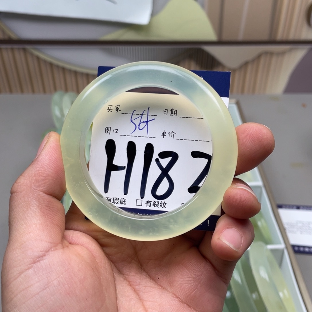 岫玉手镯手镯未镶嵌