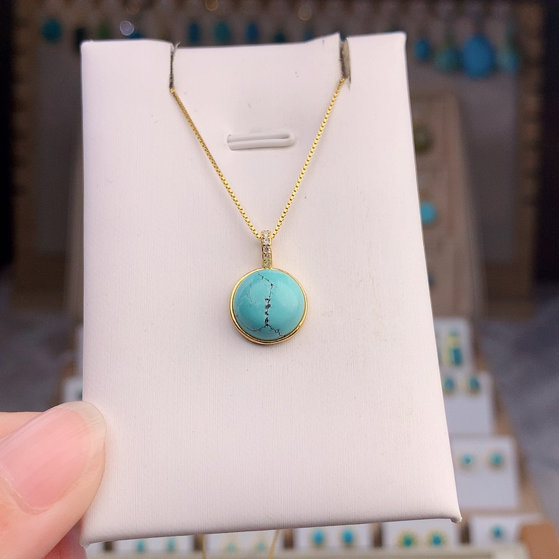 绿松石未镶嵌颈饰