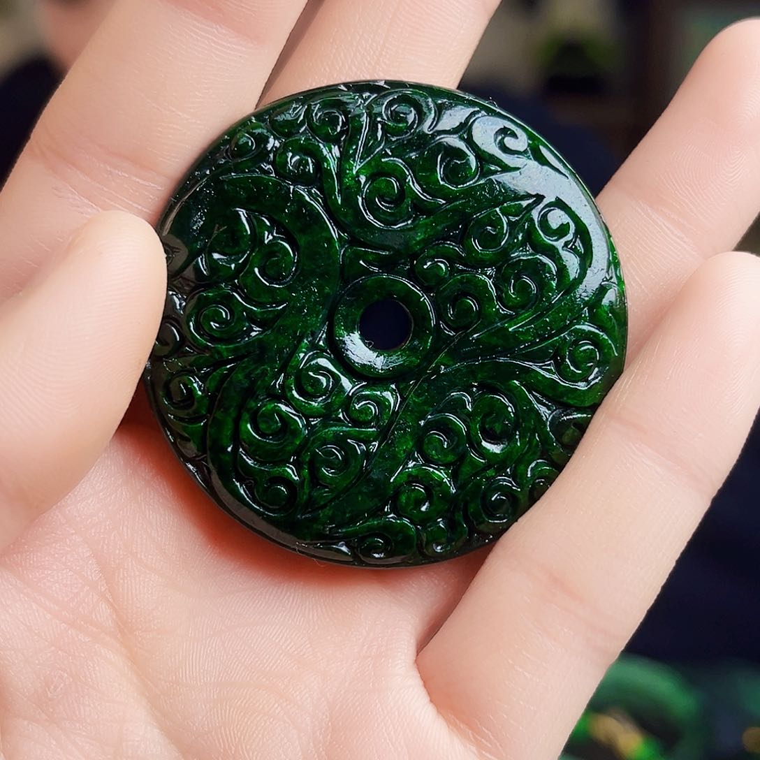 颈饰未镶嵌翡翠多样性