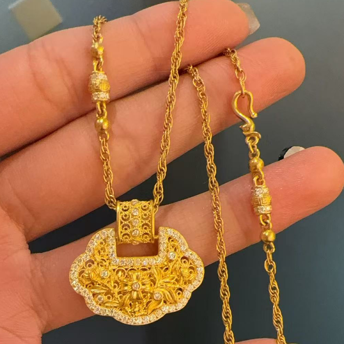 足金999项链     15.83克