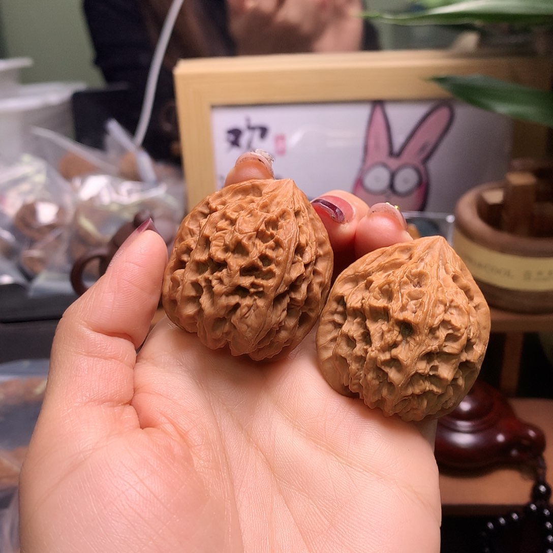 文玩核桃吊坠野牛38