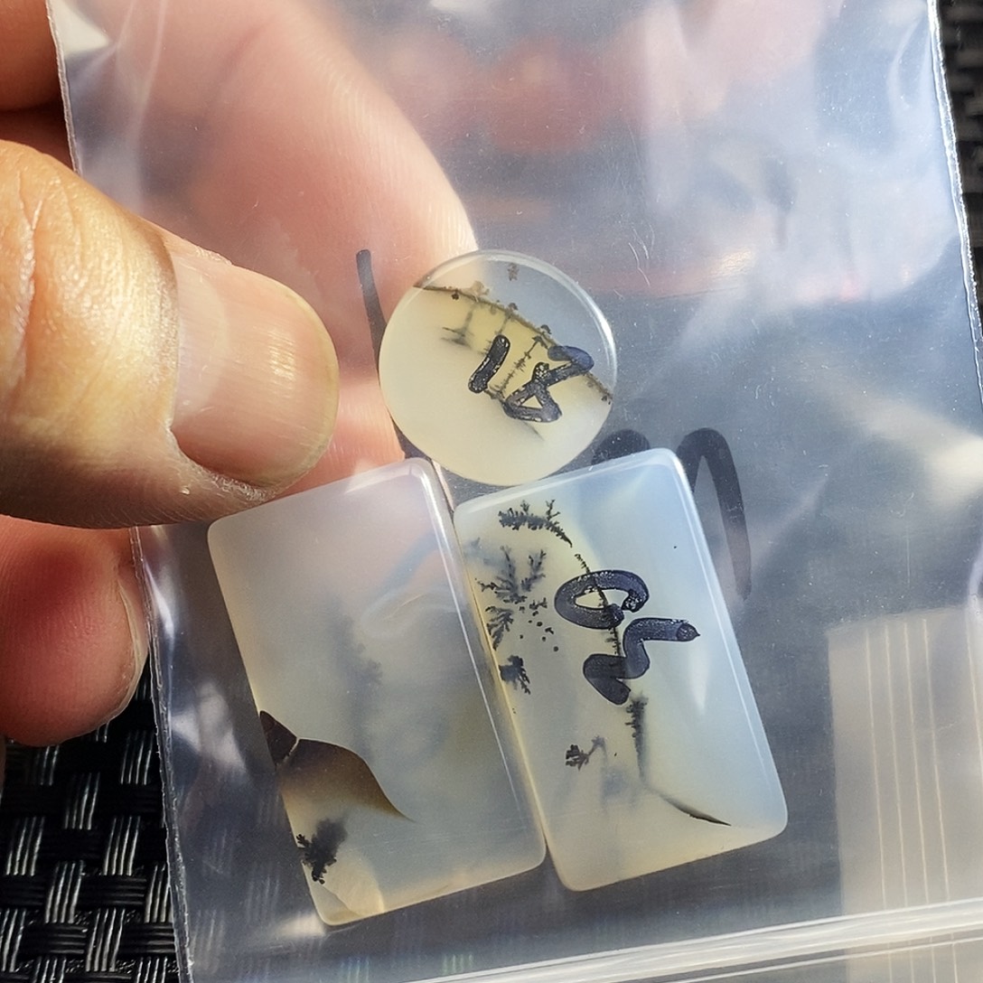 燕***舞玛瑙/玉髓未镶嵌吊坠(不含链)