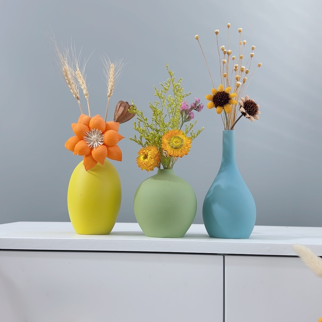摆件陶瓷小花瓶含花总高约20-30cm