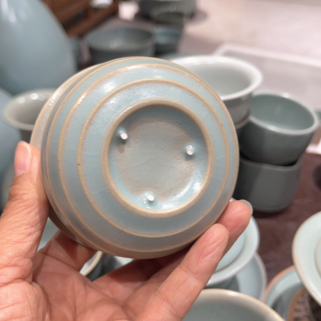 兰***陶杯子仿古的设计让它更加具有艺术