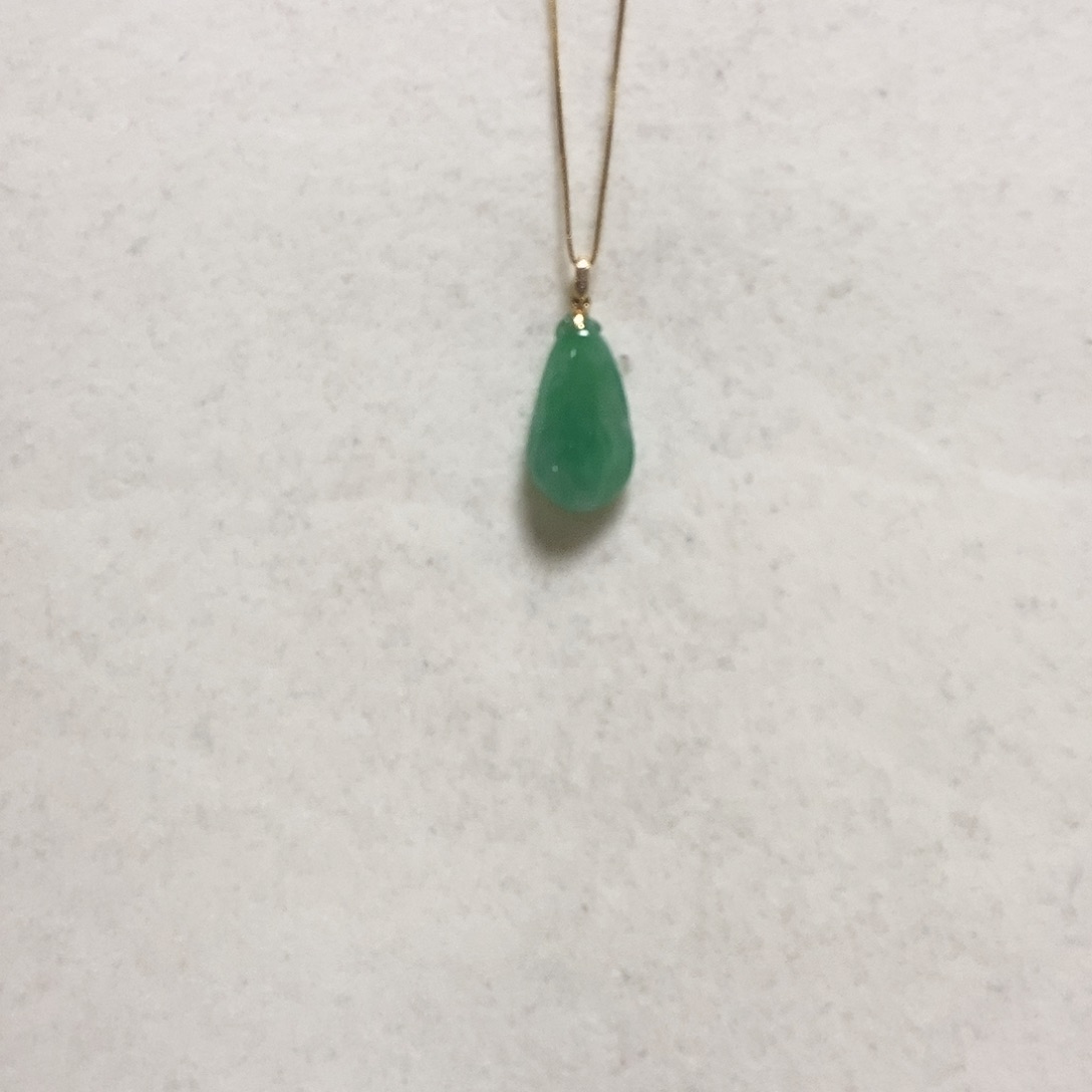 翡翠颈饰18K金镶嵌简单