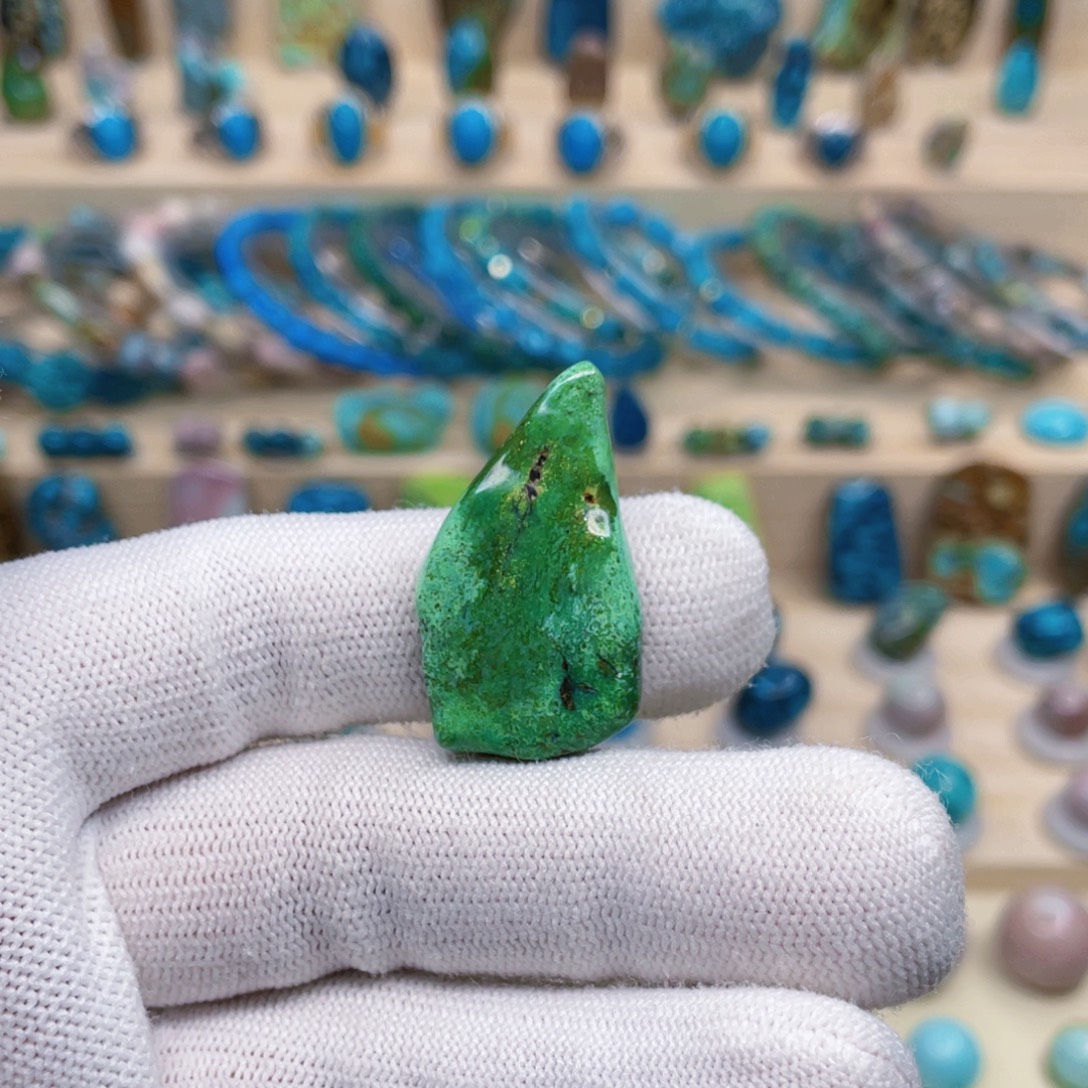 绿松石未镶嵌珠宝奇石