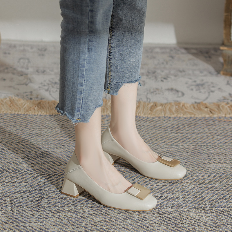 真皮粗跟单鞋女2025新款百搭中跟浅口瓢鞋职业法式气质高跟妈妈鞋