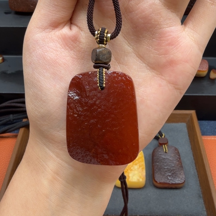 蜜蜡未镶嵌吊坠(赠链)