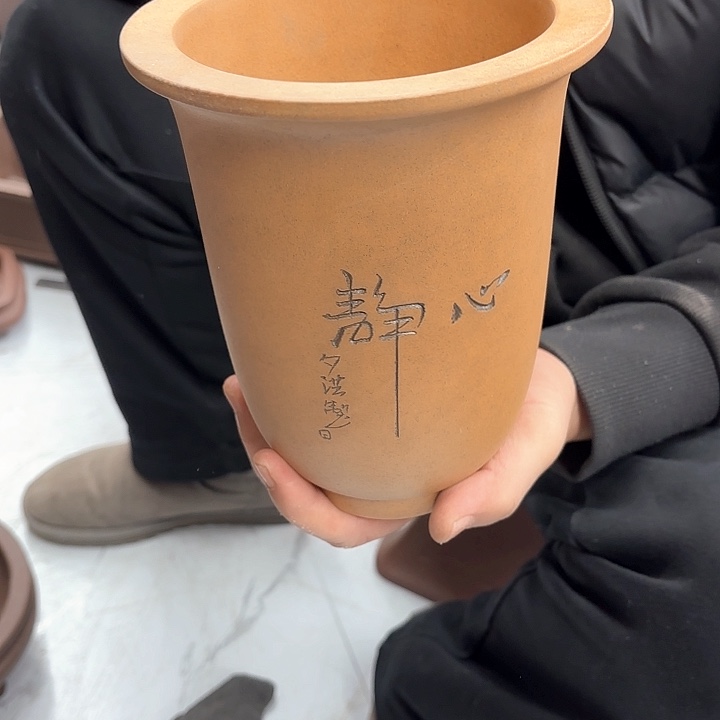 紫砂花盆紫砂的颜色很漂亮