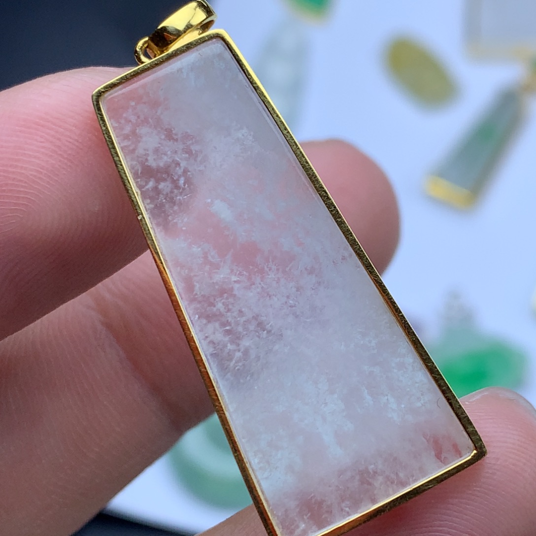 翡翠颈饰未镶嵌翡翠