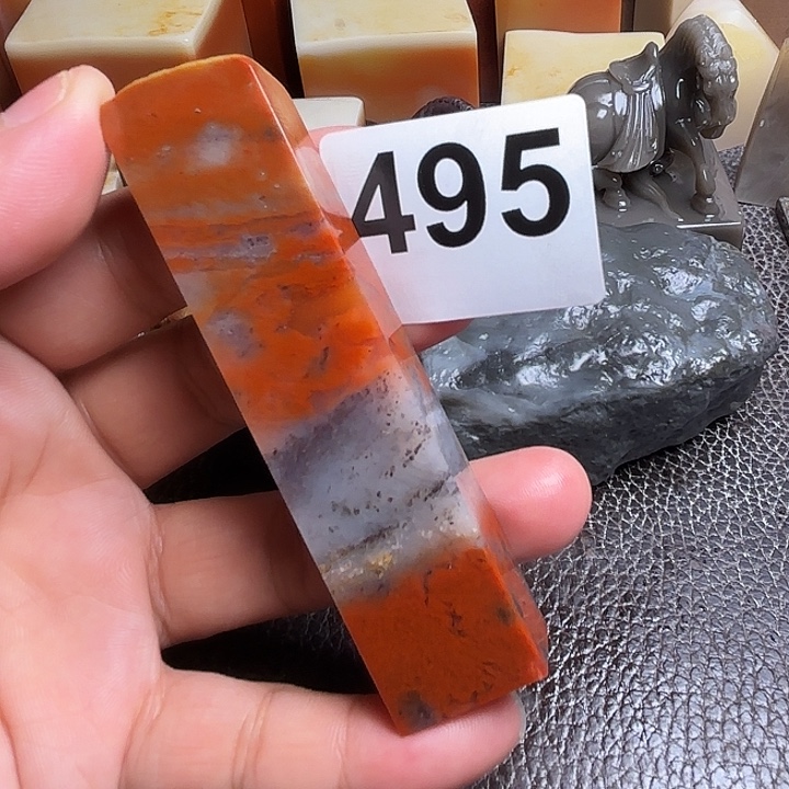 聪****老挝石精美的老挝