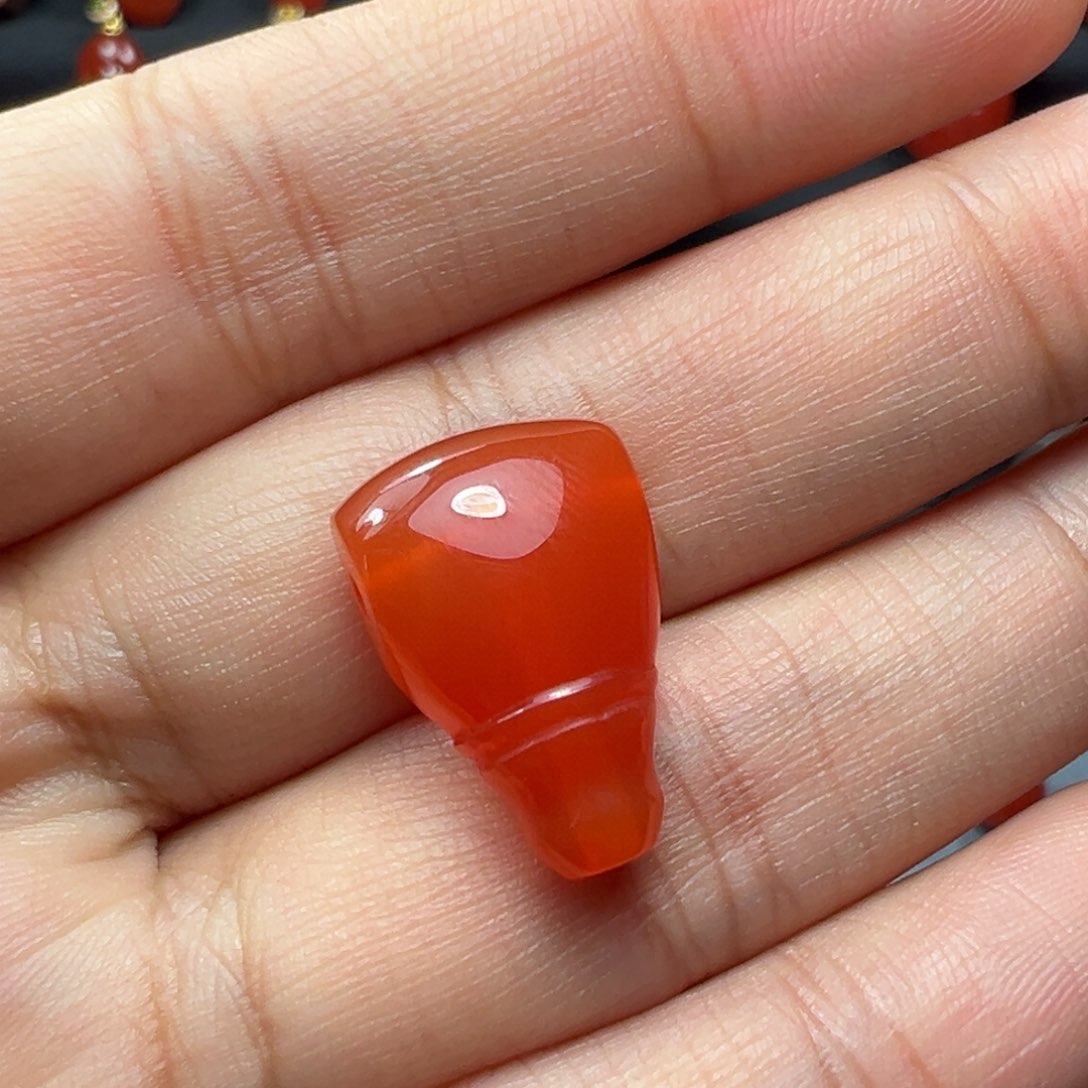 南红玛瑙三通未镶嵌