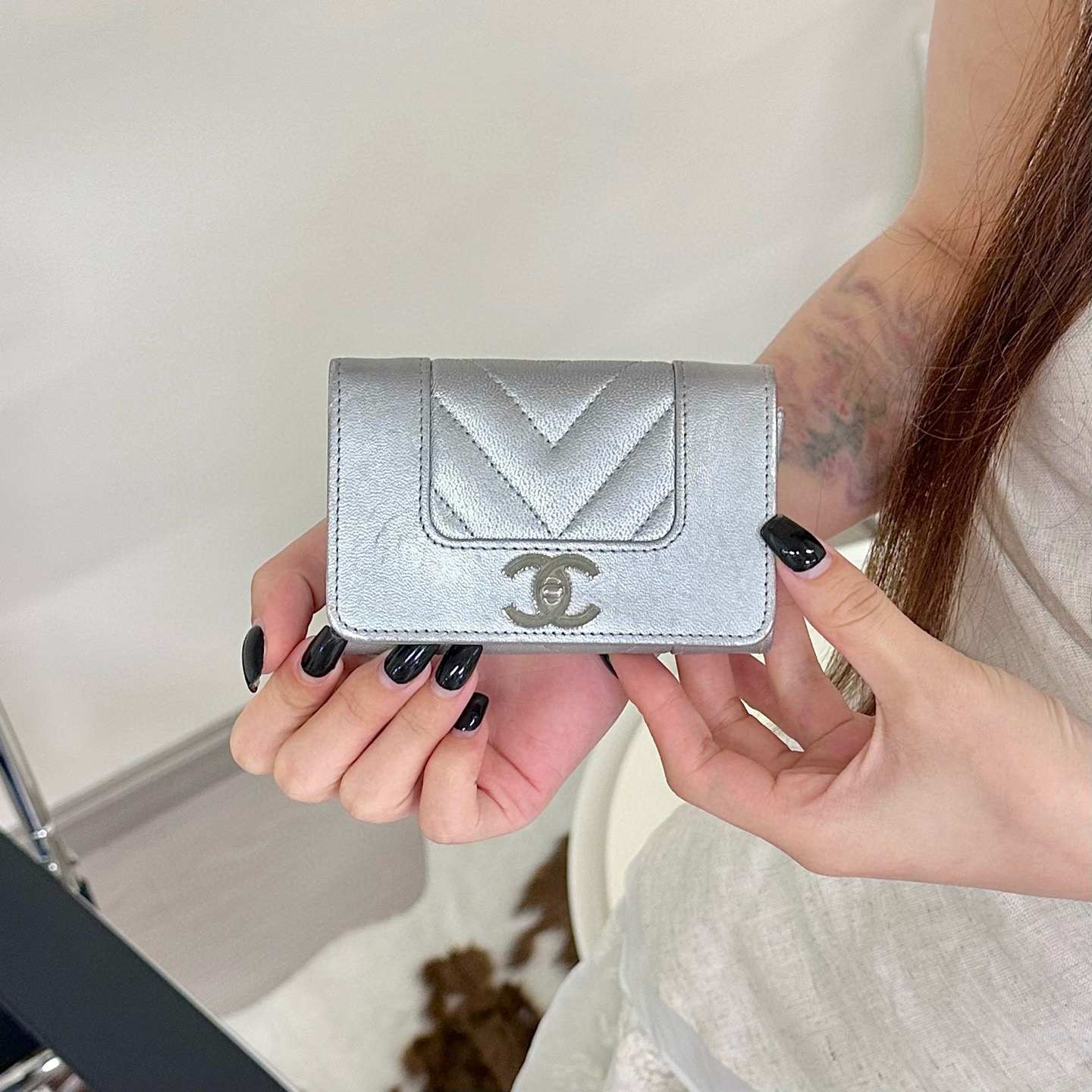 95新 Chanel/香奈儿 chanel银色v纹卡包K